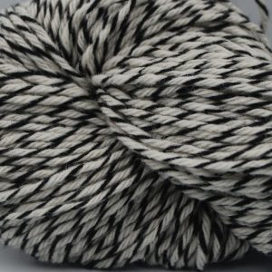 Fyrtrådigt raggsocksgarn  natur/svart 100g